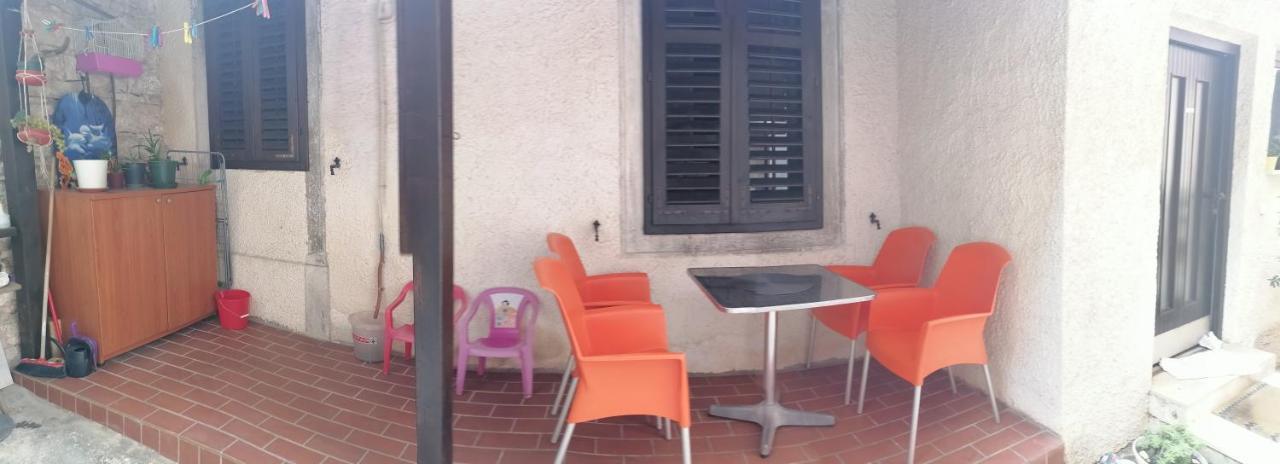 Apartman Zepina Pula Luaran gambar