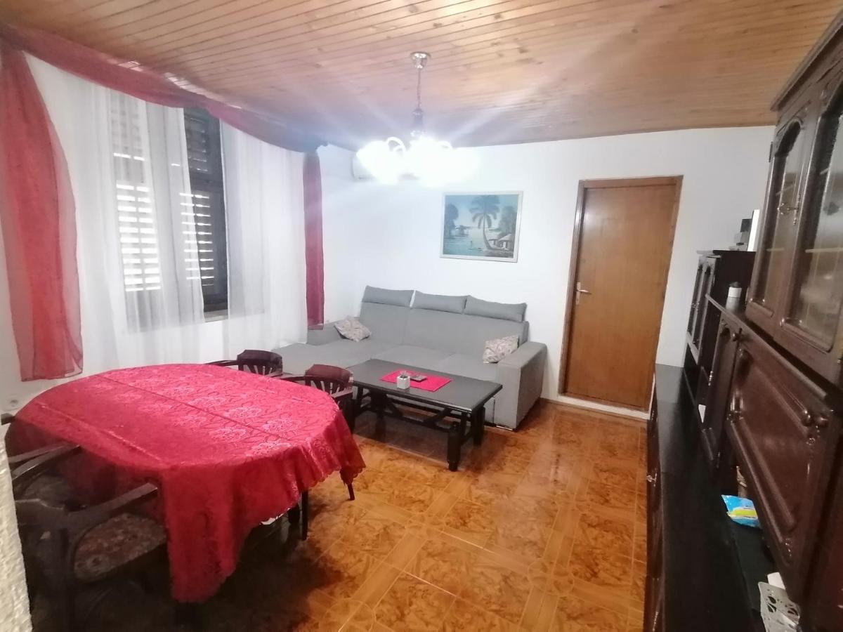 Apartman Zepina Pula Luaran gambar
